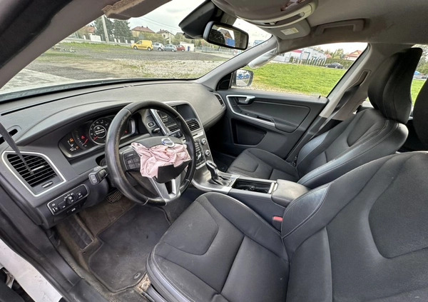 Volvo XC 60 cena 36990 przebieg: 175000, rok produkcji 2015 z Kock małe 56